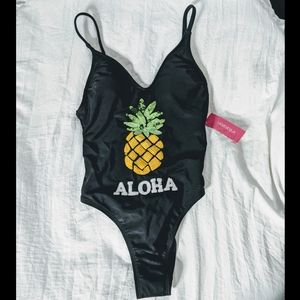 ⭐Sale!⭐NWT Xhilaration Black Aloha Sequin Swimsuit